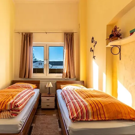 Seiler 5 3-raum Apartment *